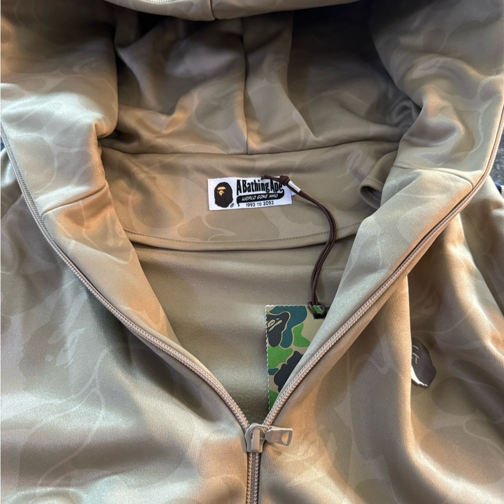 A‎ Bathing Ape Tan Hoodie - Picture 7 of 15